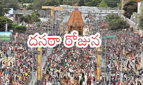 rush of devotees continues in tirumala