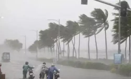 strong winds are blowing in uttarandhra.