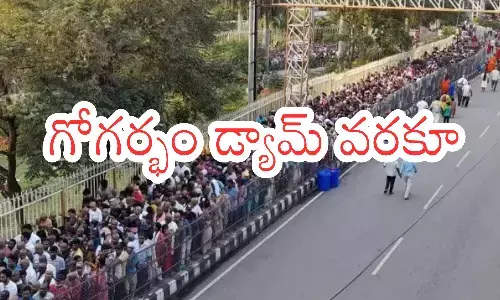 rush of devotees continues in tirumala