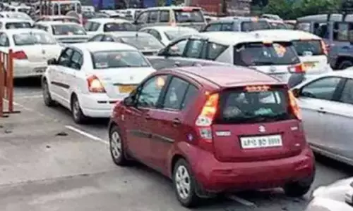 vehicles lined up on the vijayawada-hyderabad national highway