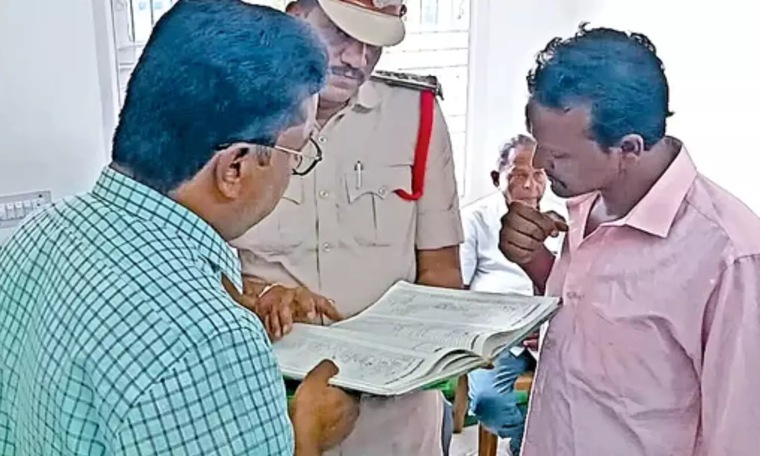 finance minister payyavula keshav had a strange experience at the uravakonda