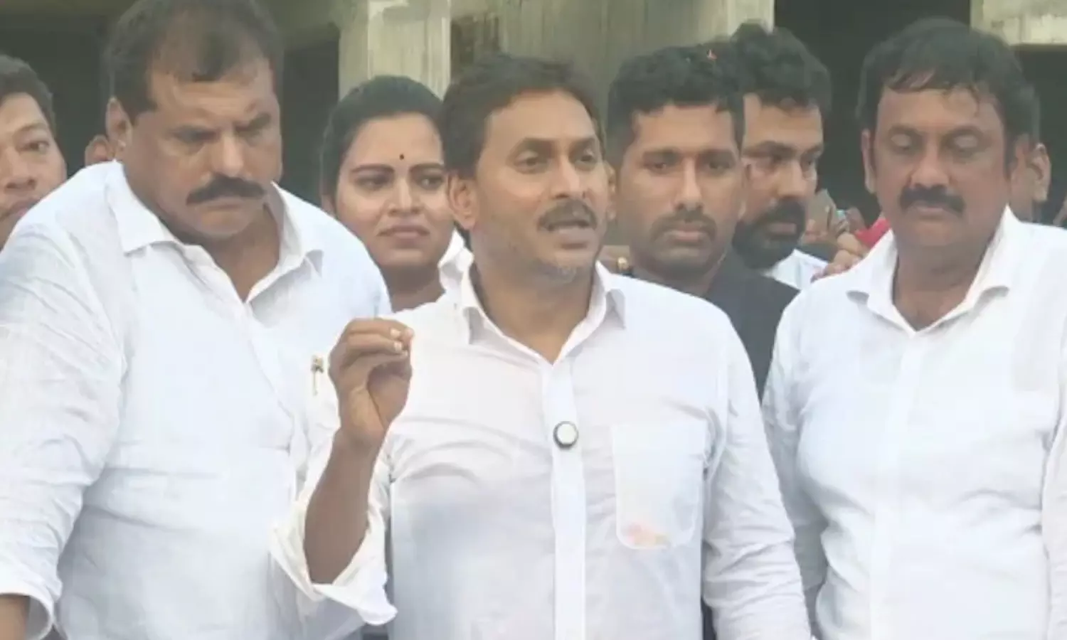 Ys Jagan : నర్సీపట్నానికి జగన్ ఆరుగంటల ప్రయాణం