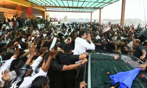 ys jagan is leaving for a visit to narsipatnam today