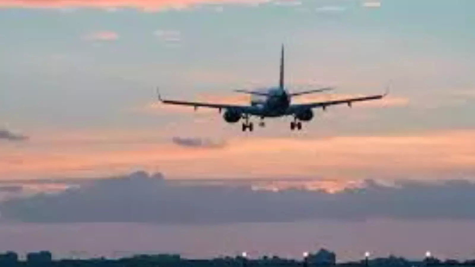 Hyderabad : విమానం అత్యవసర ల్యాండింగ్...ఎందుకంటే? Hyderabad : విమానం అత్యవసర ల్యాండింగ్...ఎందుకంటే?