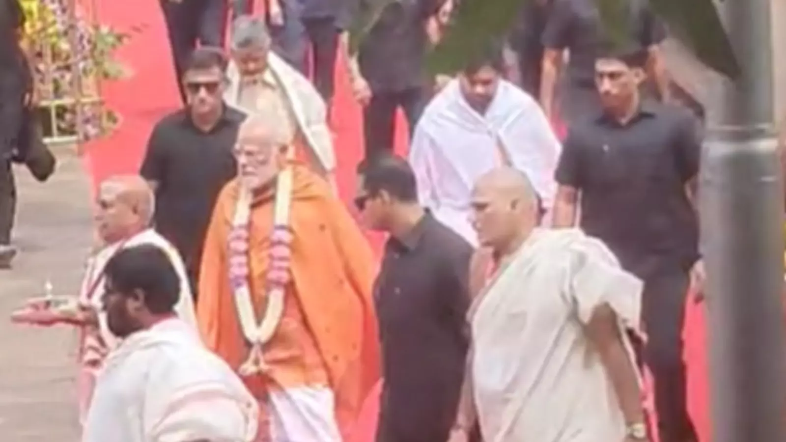 శ్రీశైలాన్నిదర్శించుకున్న నాలుగో ప్రధాని