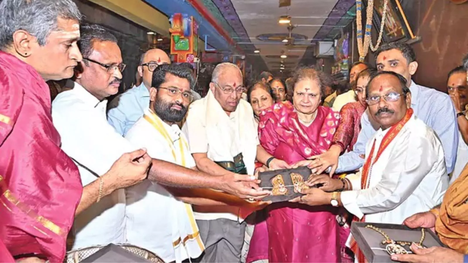 Kirtilal Jewellery,  gold ornaments, diamonds, Goddess Kanakadurgamma,Indrakeeladri.