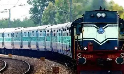 Hyderabad : హైదరాబాద్ -  గోరఖ్ పుర్ రైలు రద్దు