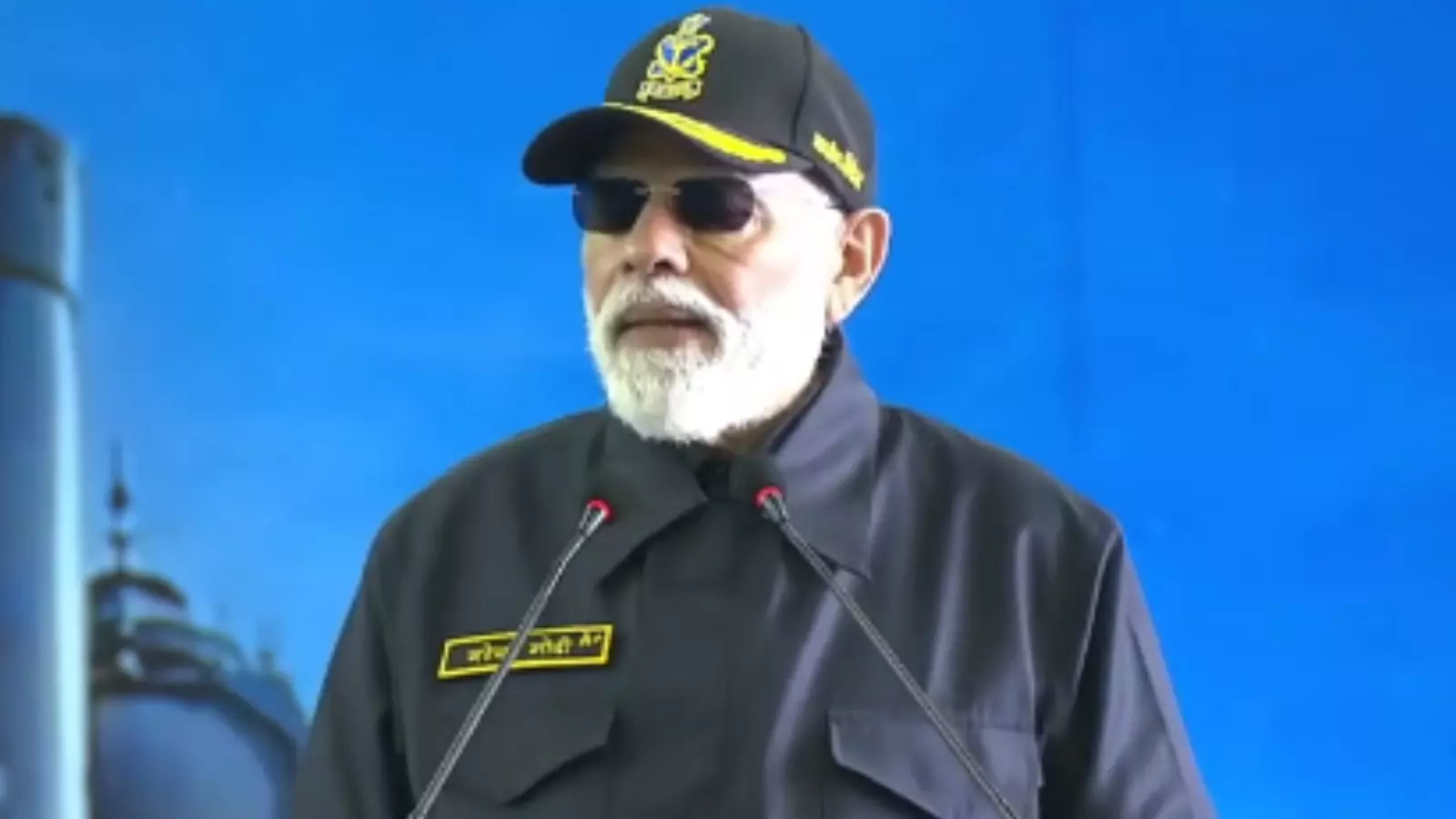 prime minister narendra modi said that he is happy to celebrate diwali celebrations on INS vikrant