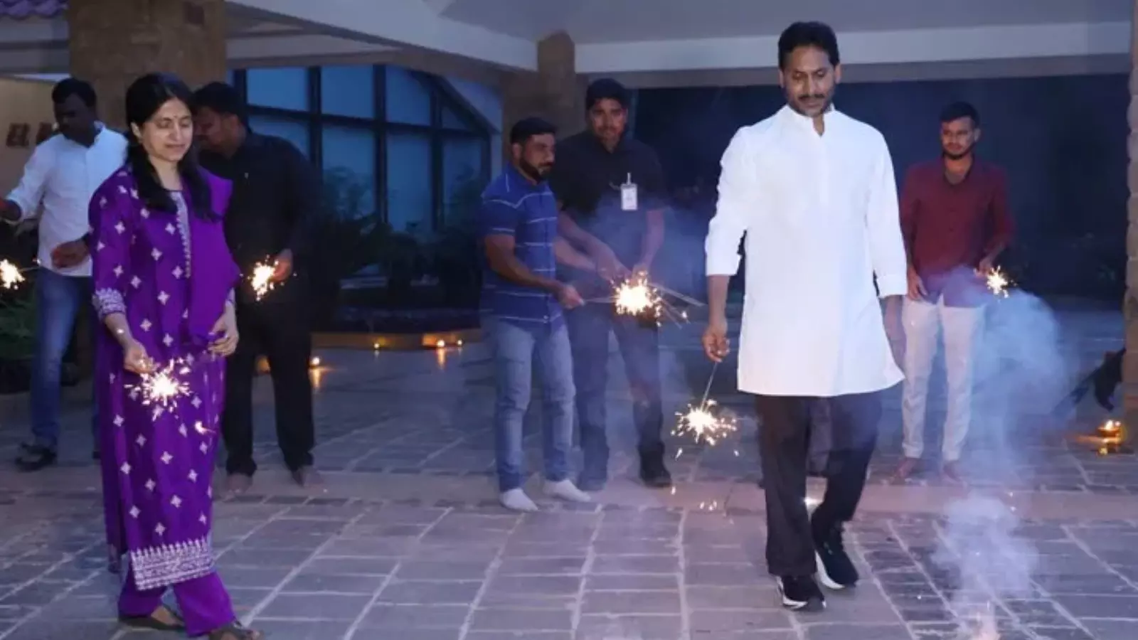 Ys Jagan : నేడు తాడేపల్లికి వైఎస్ జగన్