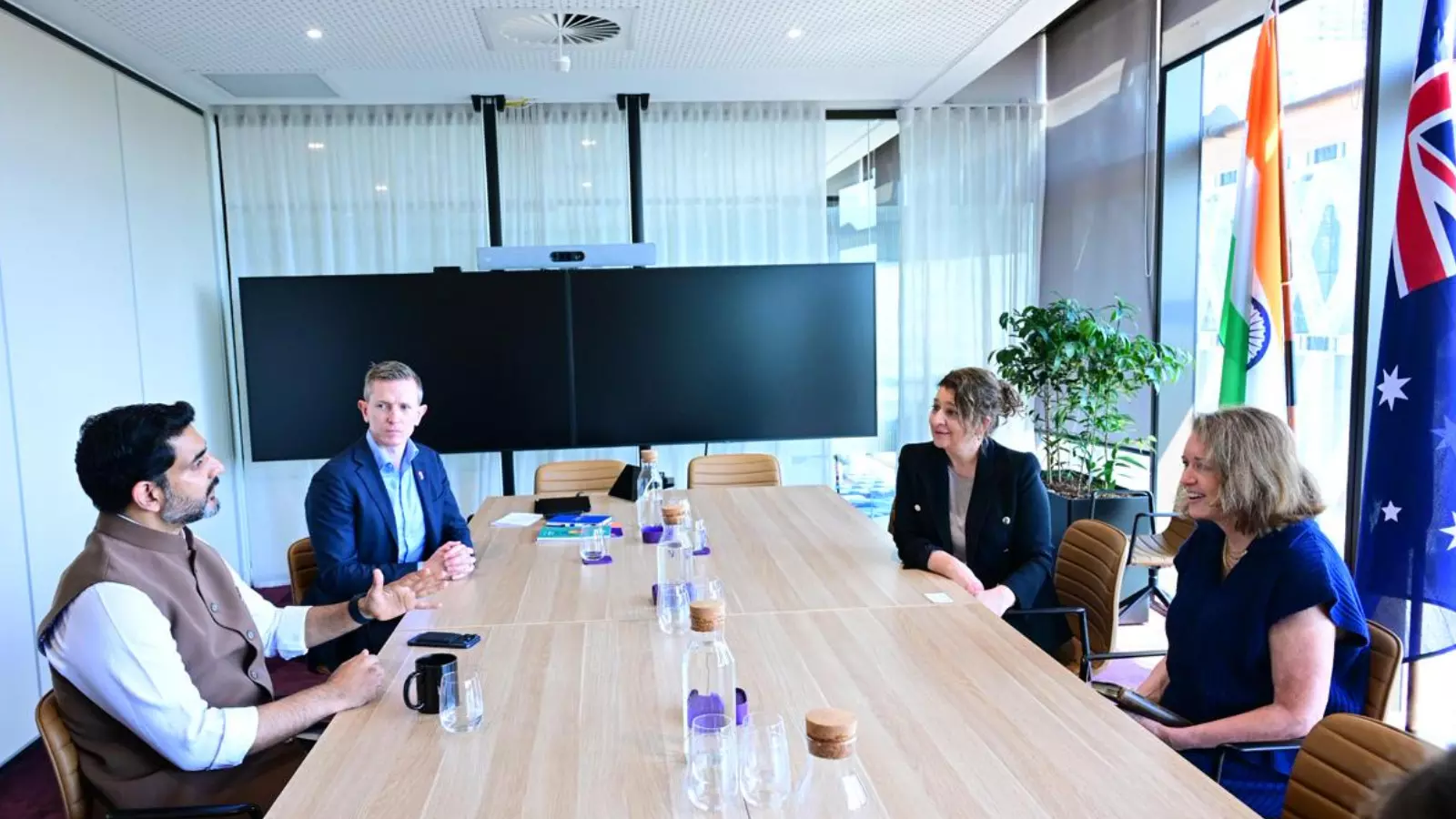 Andhra Pradesh : ఆస్ట్రేలియాలో నారా లోకేశ్ పెట్టుబడుల వేట