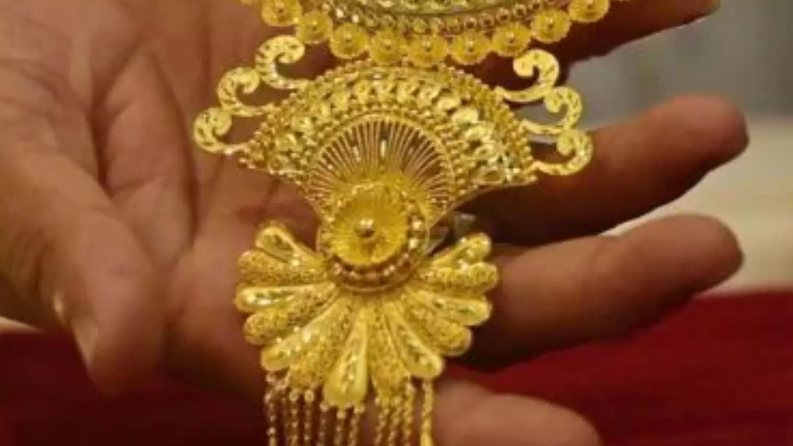 Gold Rates Today : గుడ్ న్యూస్ ఆరువేలు తగ్గిన బంగారం ధర