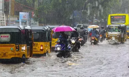 heavy rains are falling in tamil nadu