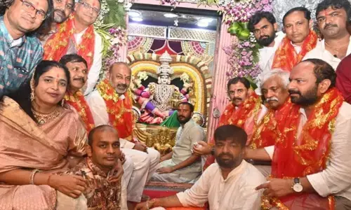 భాగ్యలక్ష్మి ఆలయాన్ని గోల్డెన్ టెంపుల్ చేస్తాం