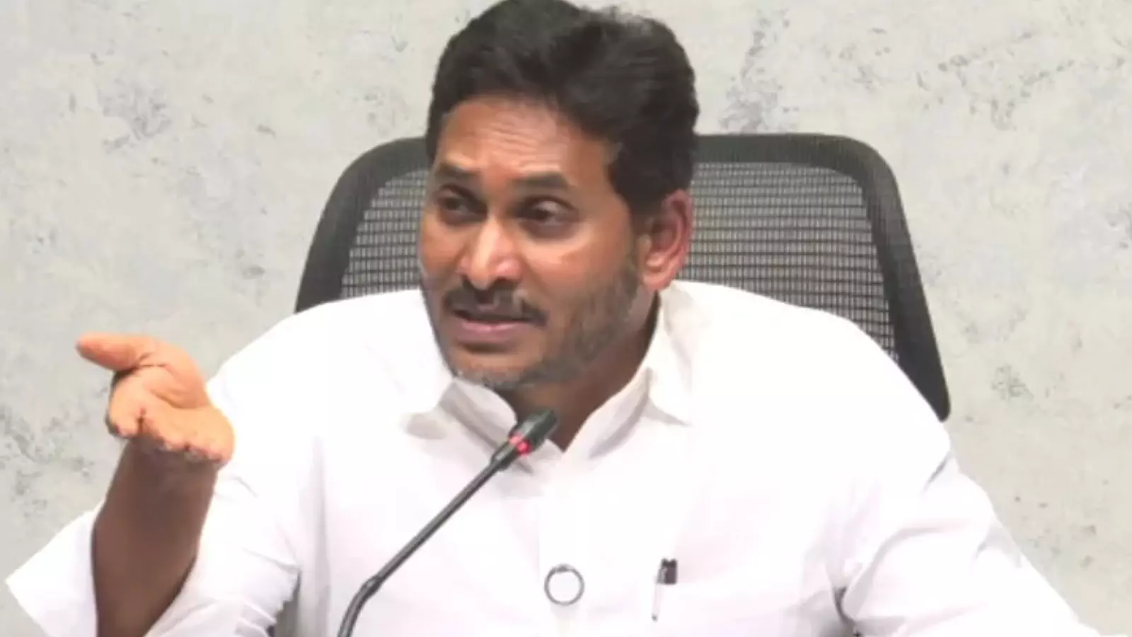 ex chief minister ys jagan will arrive in hyderabad tomorrow. he will appear before the cbp special court.
