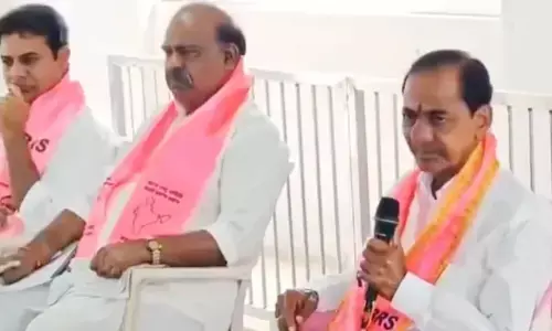 ex chief minister kcr is meeting with key leaders today