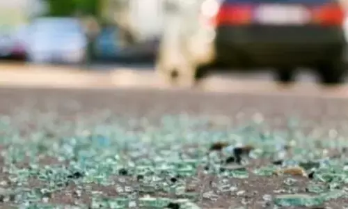 road accident occurred in andhra pradesh. five engineering students died