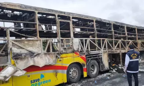 Kurnool Bus Accident : సెల్ ఫోన్లు మంటల వ్యాప్తికి కారణమయ్యాయట