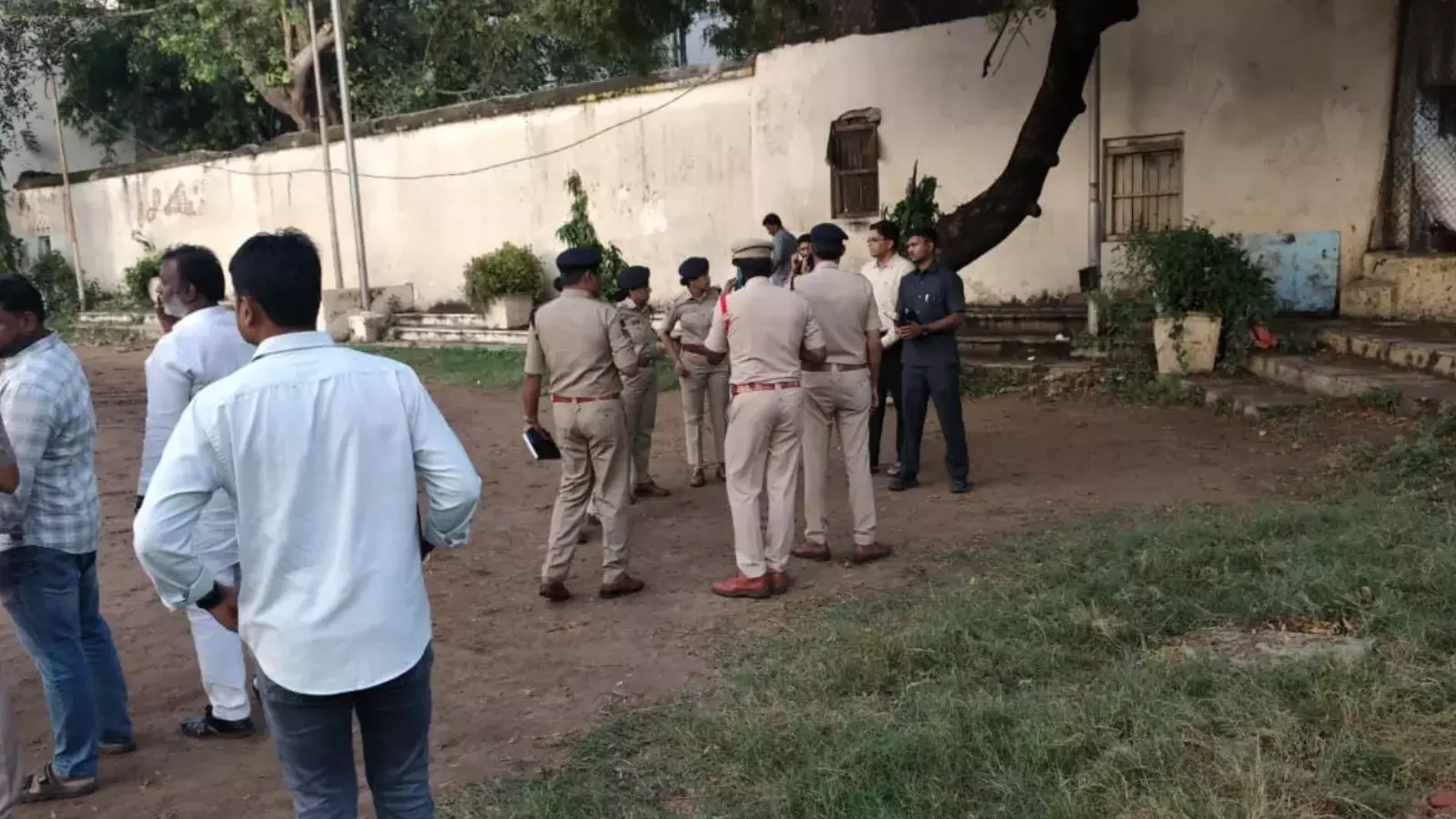 police commissioner sajjanar said that a rowdy sheeter was injured in the firing at chader ghat police commissioner sajjanar said that a rowdy sheeter was injured in the firing at chader ghat