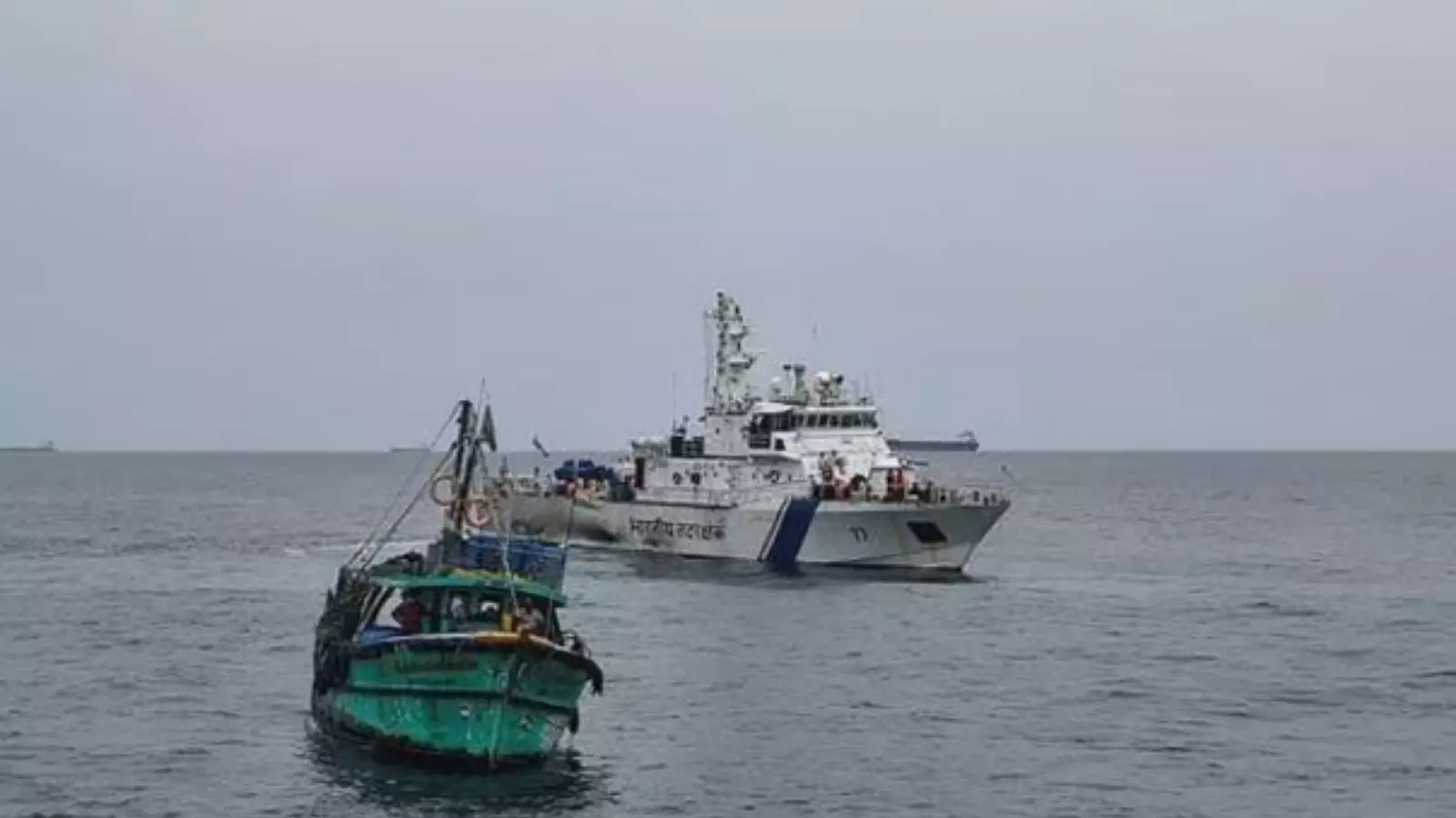 Montha Cyclone : ప్రమాద హెచ్చరికల స్థాయి పెరిగిందిగా Montha Cyclone : ప్రమాద హెచ్చరికల స్థాయి పెరిగిందిగా