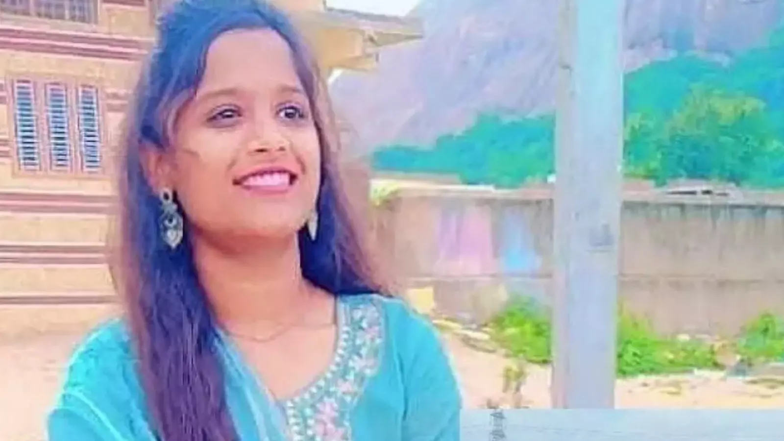 heavy rains are falling in telangana due to the impact of cyclone montha