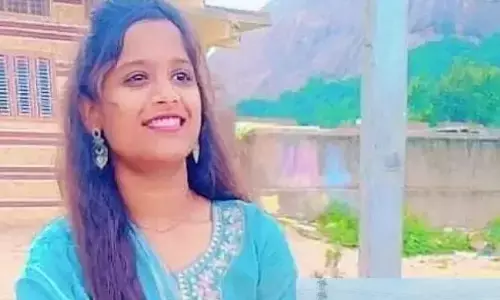 heavy rains are falling in telangana due to the impact of cyclone montha