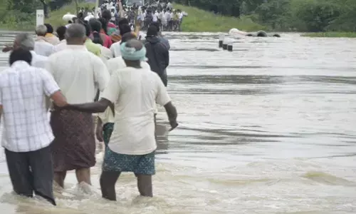 Andhra Pradesh : గుంటూరులో పొంగుతున్న వాగులు.. నదులు