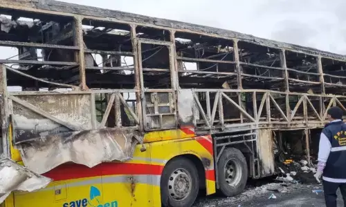 Kurnool Bus Accident : కర్నూలు వద్ద దహనమైన బస్సులో బంగారం కోసం?