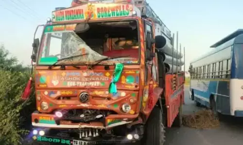 Road Accident : తెలంగాణలో ఘోర రోడ్డు ప్రమాదం.. ముగ్గురు స్పాట్ డెడ్