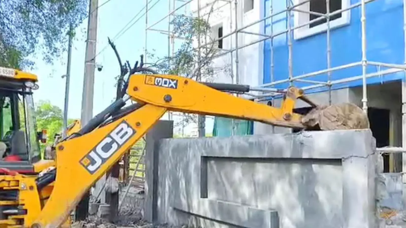 hydra has started demolitions at miyapur in hyderabad hydra has started demolitions at miyapur in hyderabad