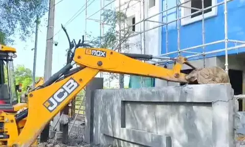 hydra has started demolitions at miyapur in hyderabad