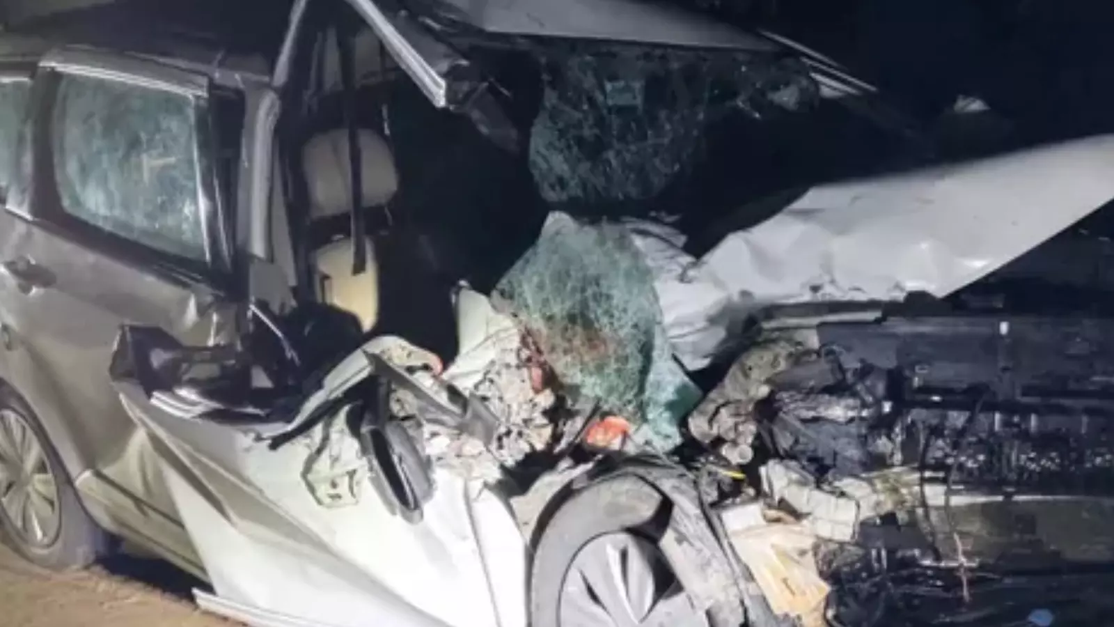 Andhra pradesh : కారు ప్రమాదంలో ఏపీ ఎమ్మెల్యే బంధువులు నలుగురు మృతి Andhra pradesh : కారు ప్రమాదంలో ఏపీ ఎమ్మెల్యే బంధువులు నలుగురు మృతి