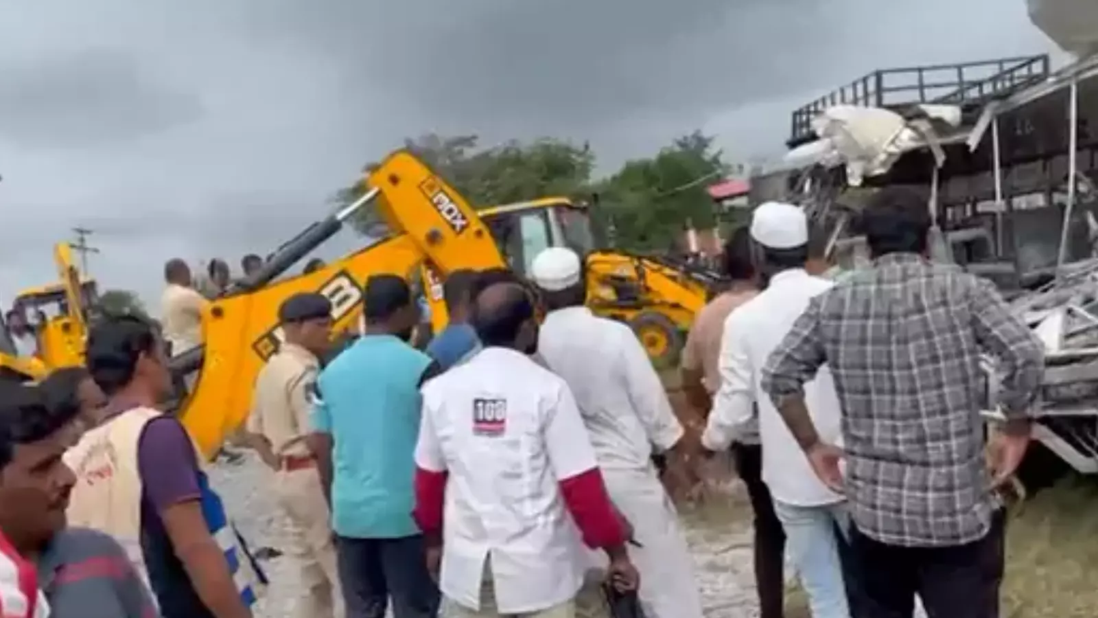 Road Accident : తెలంగాణలో ఘోర రోడ్డు ప్రమాదం.. 24 మంది మృతి Road Accident : తెలంగాణలో ఘోర రోడ్డు ప్రమాదం.. 24 మంది మృతి