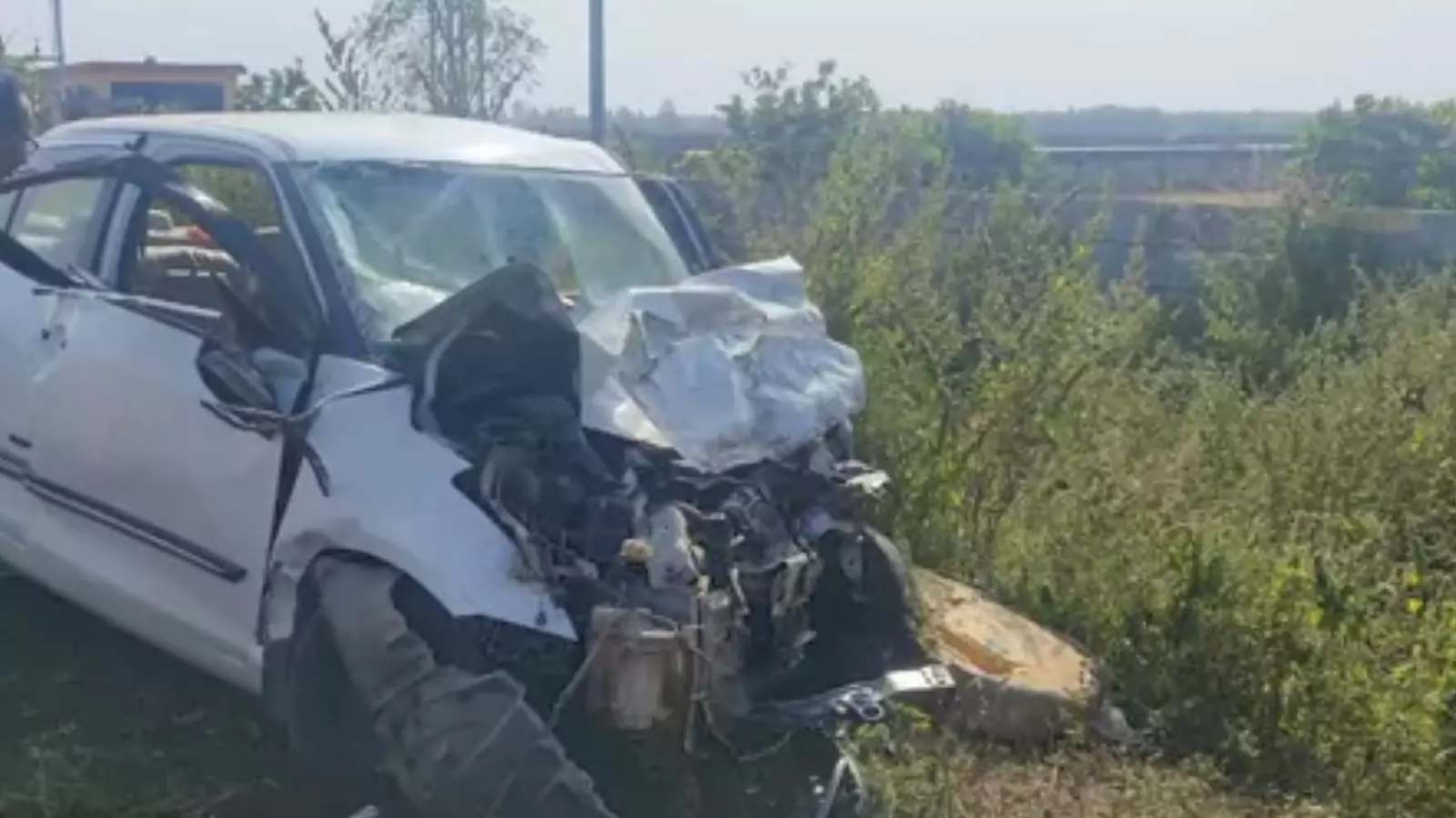 Road Accident : కర్ణాటకలో ఘోర ప్రమాదం.. తెలంగాణ వాసులు నలుగురు మృతి