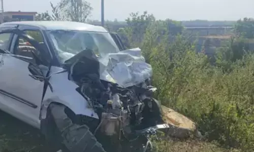 Road Accident : కర్ణాటకలో ఘోర ప్రమాదం.. తెలంగాణ వాసులు నలుగురు మృతి