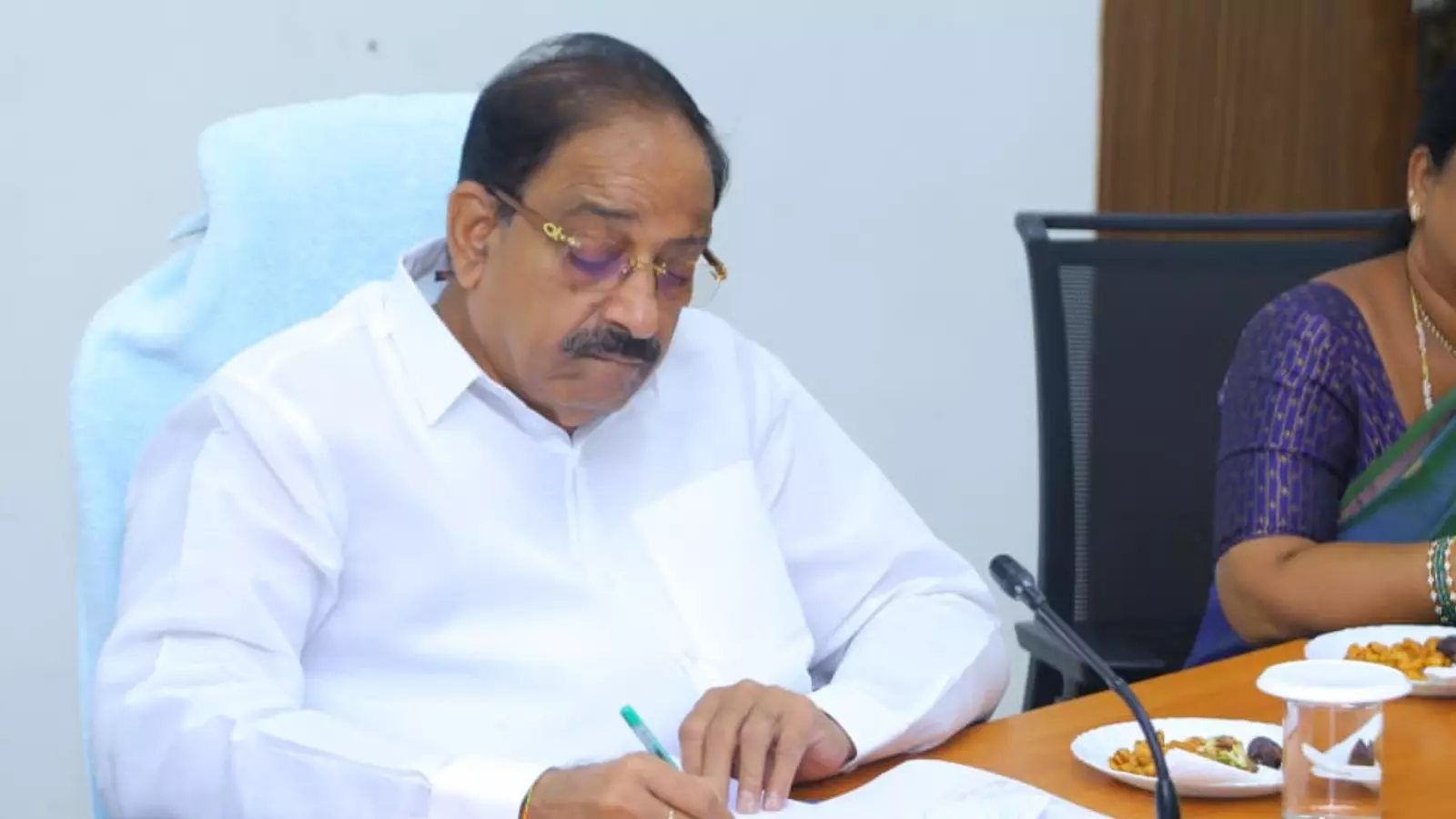 కేంద్రానికి తుమ్మల లేఖ.. ఆ గ్రామాలను మాకు ఇవ్వండి కేంద్రానికి తుమ్మల లేఖ.. ఆ గ్రామాలను మాకు ఇవ్వండి