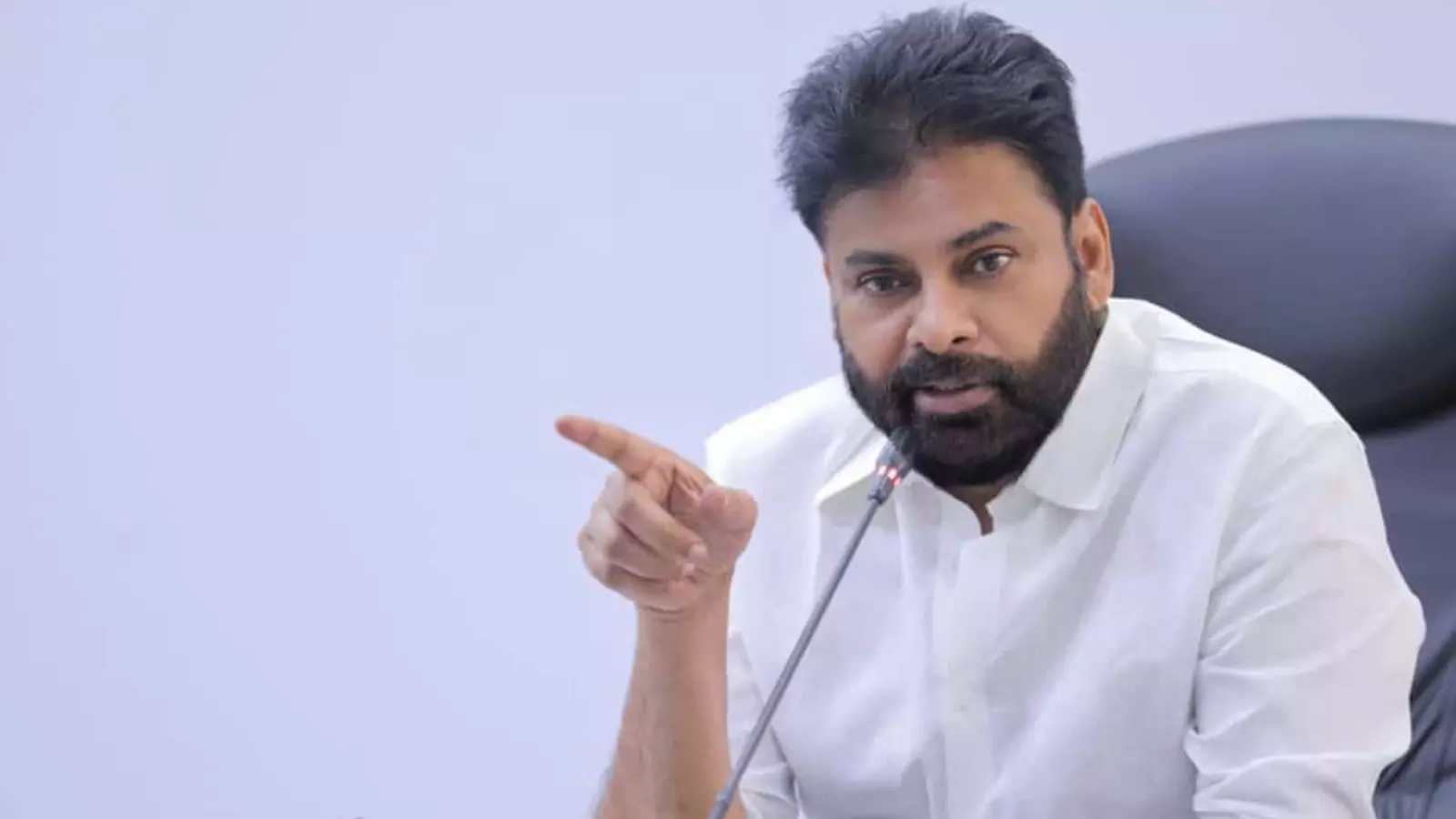 Pawan Kalyan : బస్సు ప్రమాదం బాధాకరం : పవన్