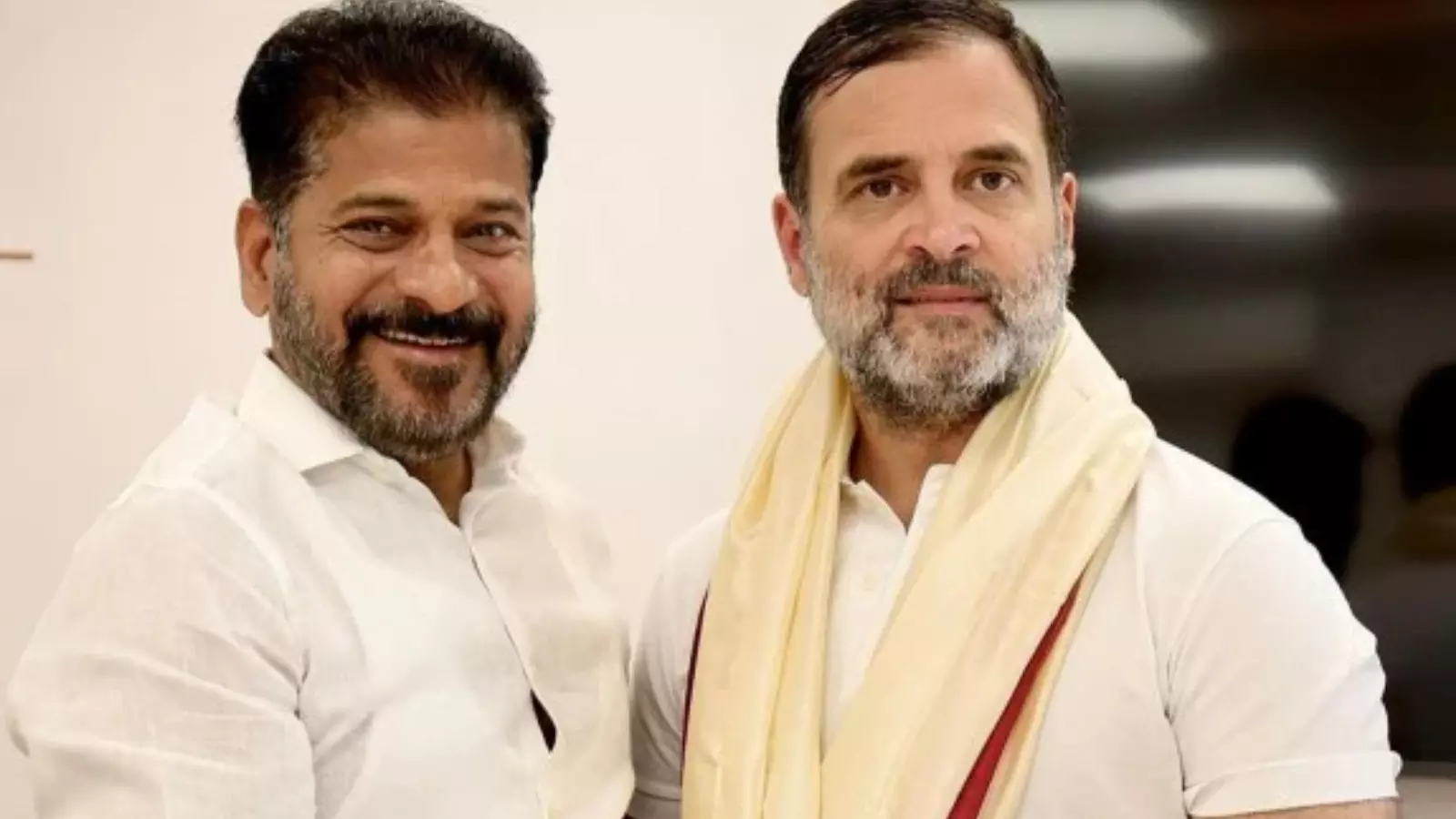 రేవంత్ రెడ్డికి రాహుల్ గాంధీ ఫోన్ రేవంత్ రెడ్డికి రాహుల్ గాంధీ ఫోన్