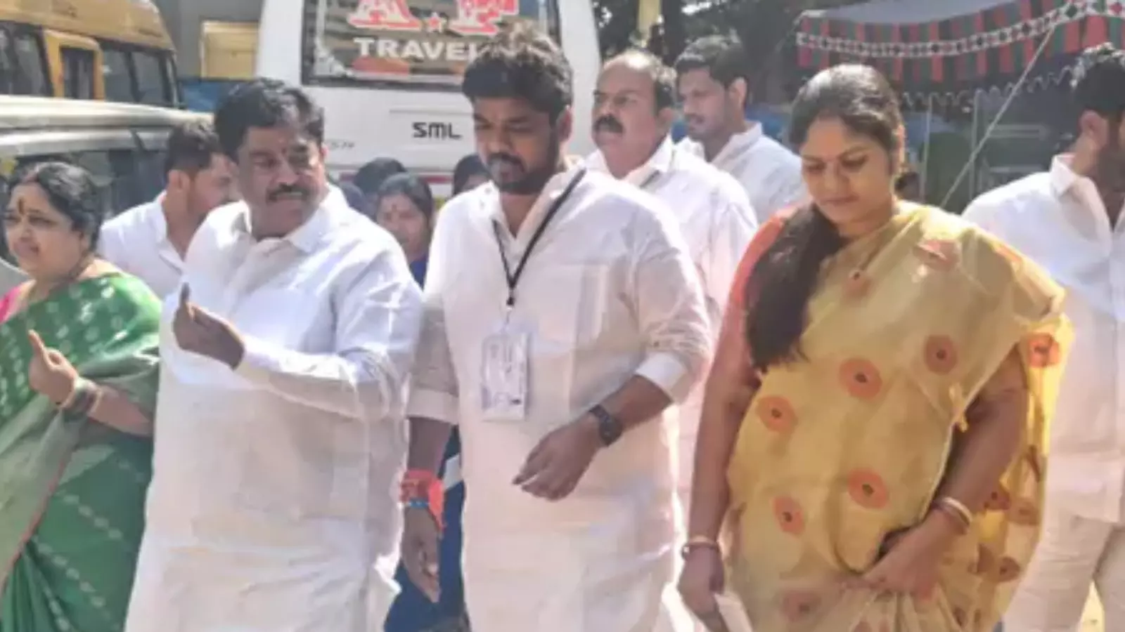 జూబ్లీహిల్స్ ఉప ఎన్నికల్లో పోలింగ్ శాతం ఎంతంటే? జూబ్లీహిల్స్ ఉప ఎన్నికల్లో పోలింగ్ శాతం ఎంతంటే?