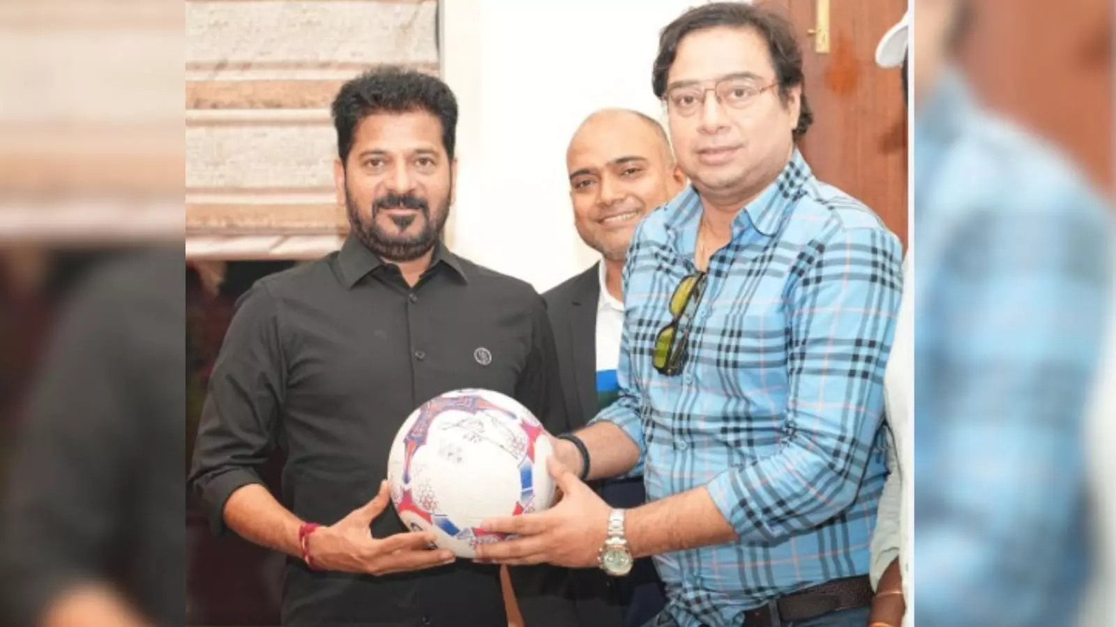 డిసెంబరు 13న హైదరాబాద్కు మెస్సీ డిసెంబరు 13న హైదరాబాద్కు మెస్సీ