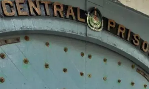 చంచల్ గూడ జైలులో ఉద్రిక్తత