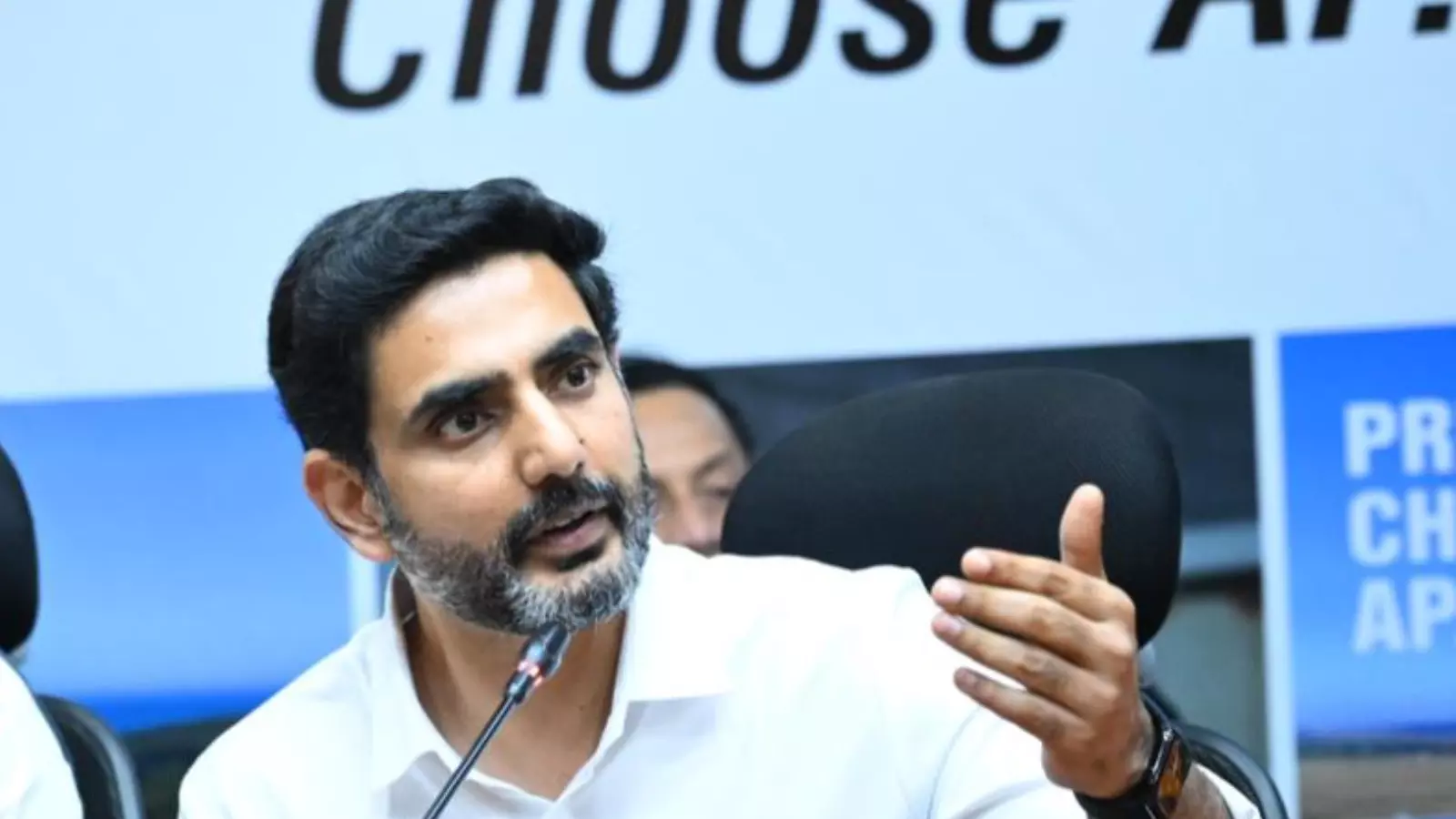 Nara Lokesh : నారా లోకేశ్ రివీల్ చేసిన విషయం ఏంటంటే? Nara Lokesh : నారా లోకేశ్ రివీల్ చేసిన విషయం ఏంటంటే?