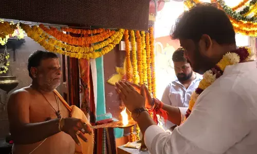 Hyderabad : కౌంటింగ్ కు ముందు నవీన్ యాదవ్ ప్రత్యేక పూజలు