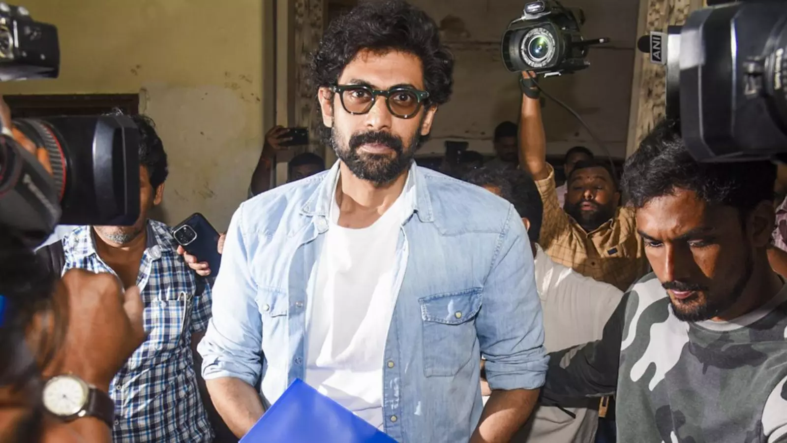 Hyderabad : బెట్టింగ్ యాప్స్ కేసులో రానా హాజరు Hyderabad : బెట్టింగ్ యాప్స్ కేసులో రానా హాజరు