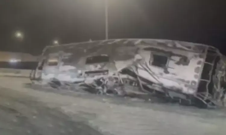 ఘోర రోడ్డు ప్రమాదం... 42 మంది సజీవ దహనం