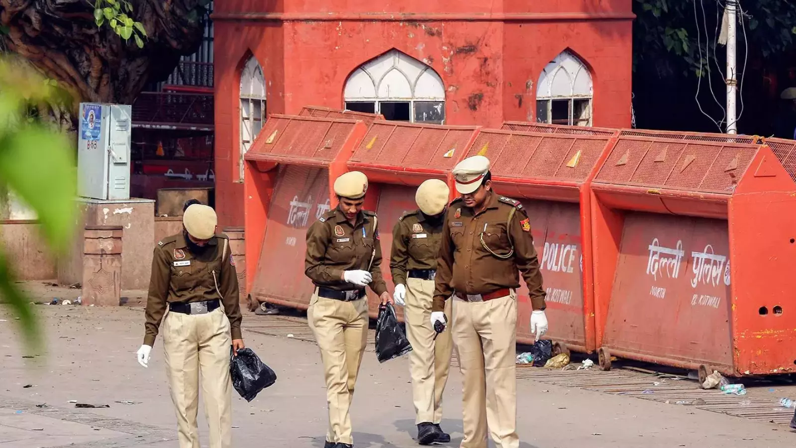 four more arrested in delhi red fort blast case four more arrested in delhi red fort blast case
