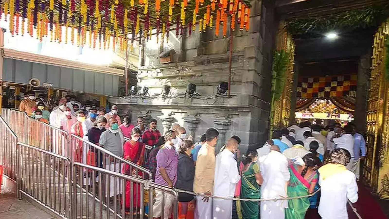 Tirumala : తిరుమలలో వైకుంఠ ద్వార దర్శనం చేసుకోవాలనుకుంటున్నారా? మీకొక గుడ్ న్యూస్ Tirumala : తిరుమలలో వైకుంఠ ద్వార దర్శనం చేసుకోవాలనుకుంటున్నారా? మీకొక గుడ్ న్యూస్