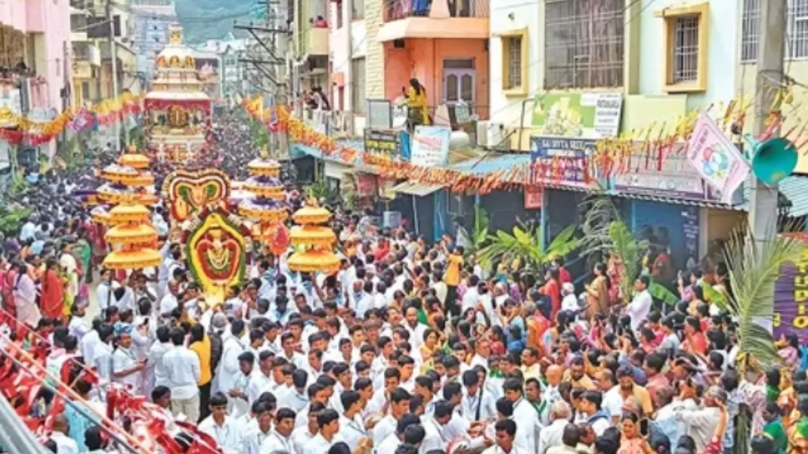 Puttaparthi : భక్తులతో కిటకిటలాడుతున్న పుట్టపర్తి Puttaparthi : భక్తులతో కిటకిటలాడుతున్న పుట్టపర్తి