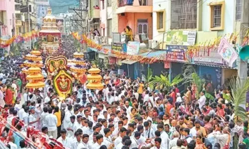 Puttaparthi : భక్తులతో కిటకిటలాడుతున్న పుట్టపర్తి