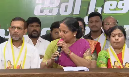 Kalavakuntla Kavitha : తుమ్మలపై కవిత సంచలన కామెంట్స్