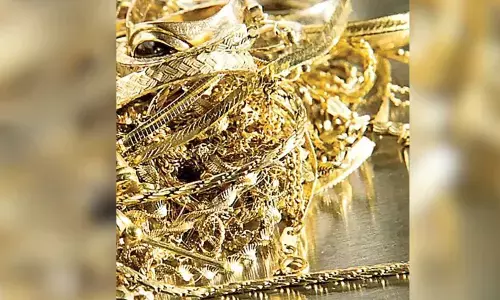 38 కిలోల బంగారం.. 60 కిలోల వెండి చోరీ